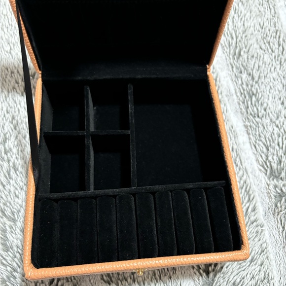 Taylor Madison Designs Jewelry box. - Picture 5 of 9